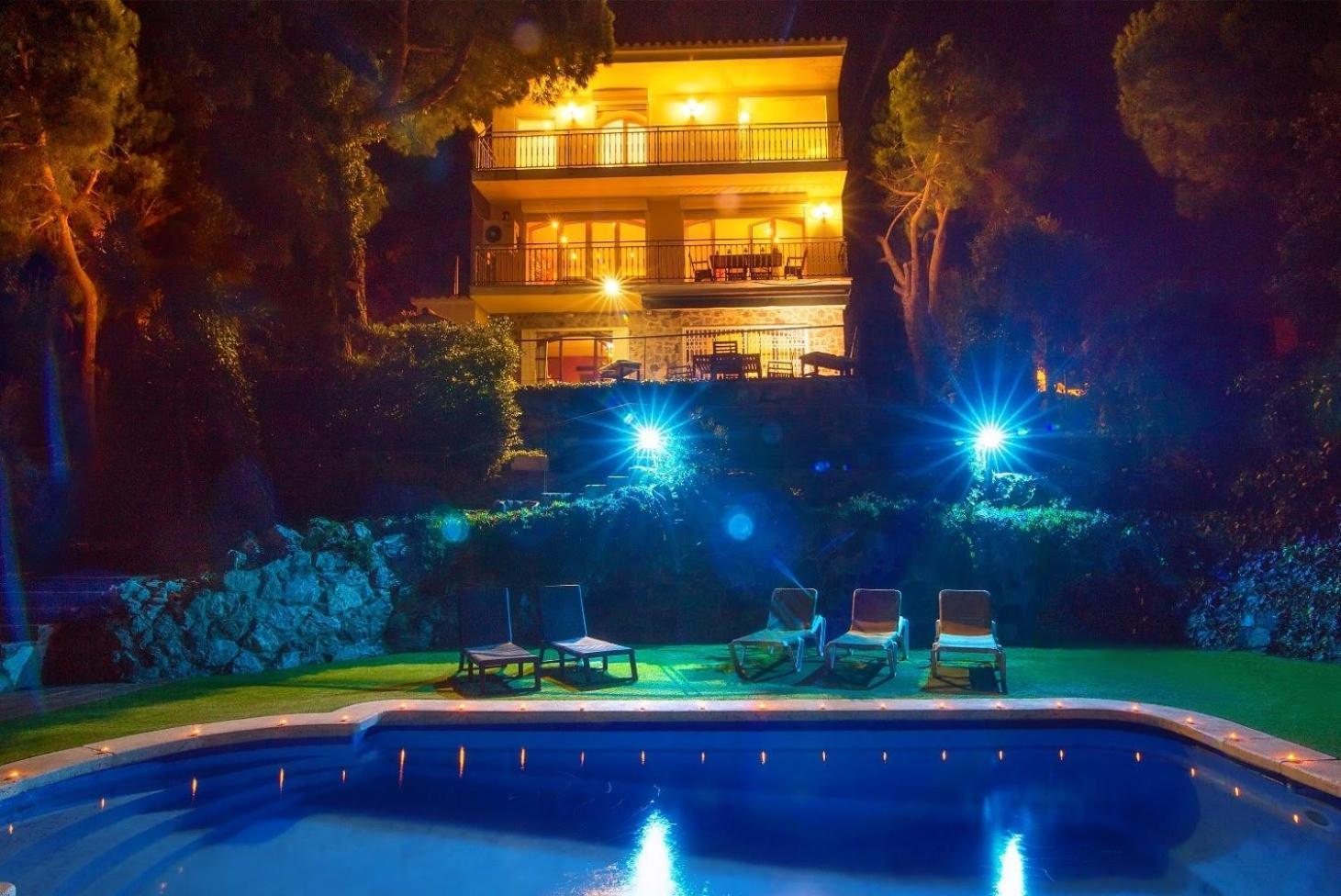 Villa Con Piscina Privada Climatizada 29ºc Santa Susanna Eksteriør billede